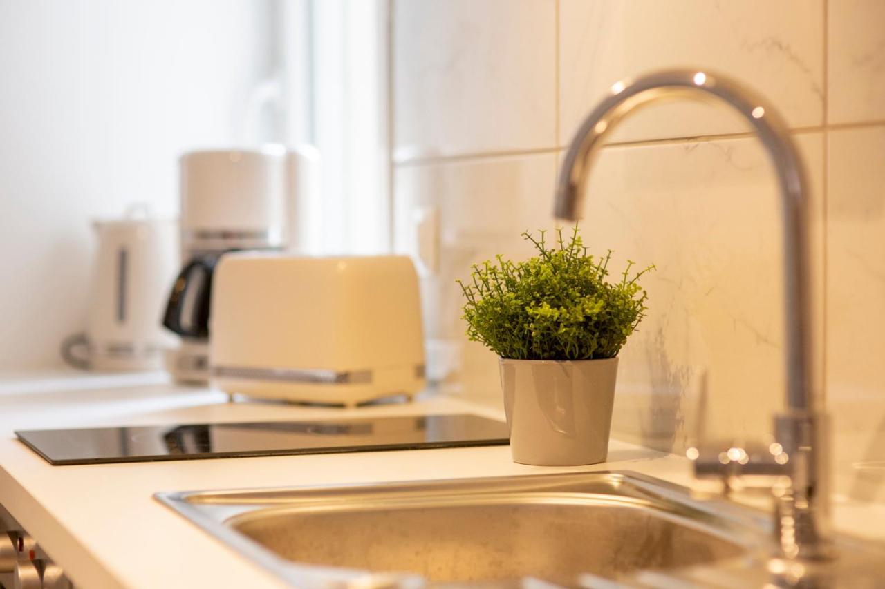 Apartamento LOC TROTTEUR LE FLEUR DES CHAMPS F2 cosy, gare SNCF de Lourdes Exterior foto