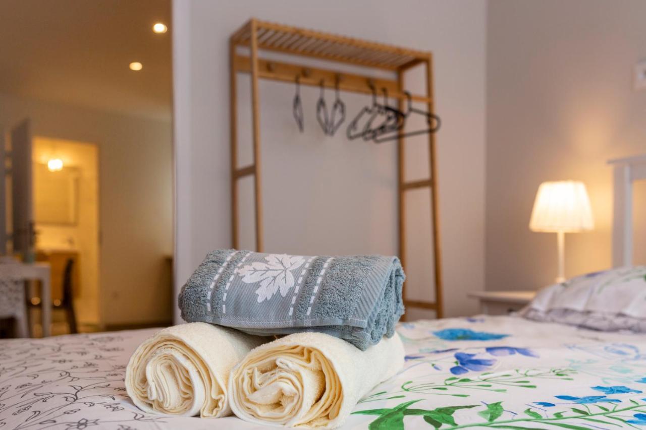 Apartamento LOC TROTTEUR LE FLEUR DES CHAMPS F2 cosy, gare SNCF de Lourdes Exterior foto